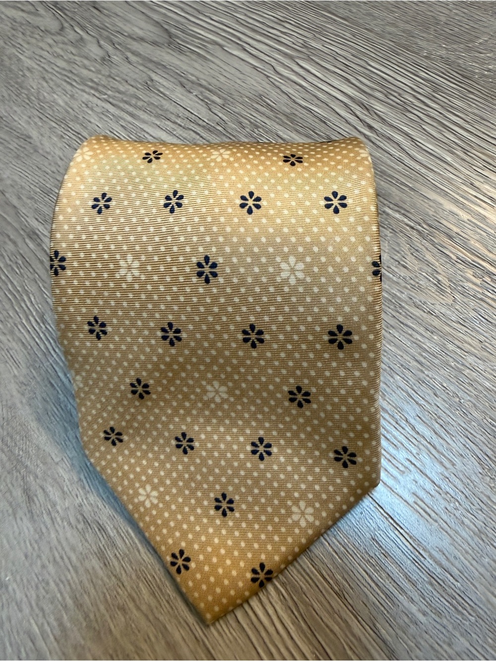 Tommy Hilfiger Men's Checkered/ Floral Gold and Navy Blue Tie 100% Silk 56x3.5